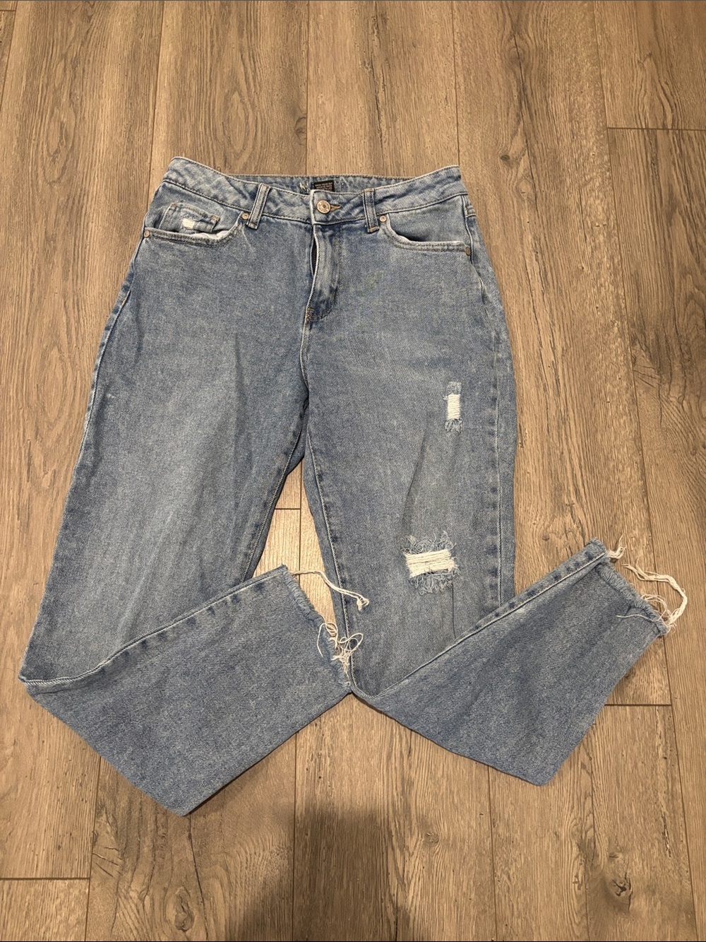 Rewash Light Blue Boyfriend Jeans with Distressed Knee